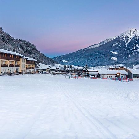 Apparthotel Alpenchalet Neukirchen am Grossvenediger Bagian luar foto