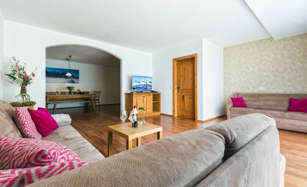 Apparthotel Alpenchalet Neukirchen am Grossvenediger Bagian luar foto