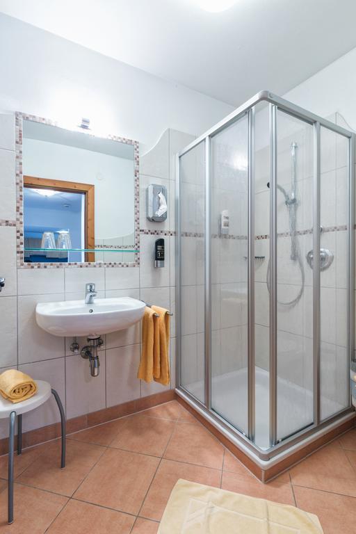 Apparthotel Alpenchalet Neukirchen am Grossvenediger Bagian luar foto