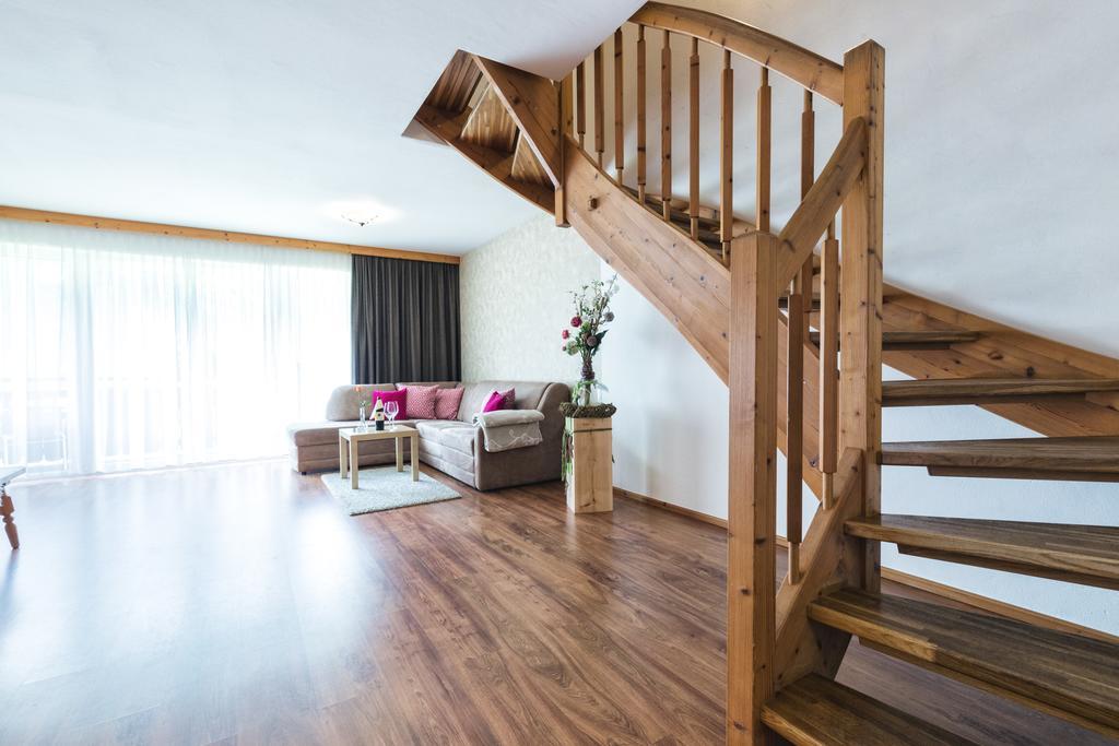 Apparthotel Alpenchalet Neukirchen am Grossvenediger Bagian luar foto