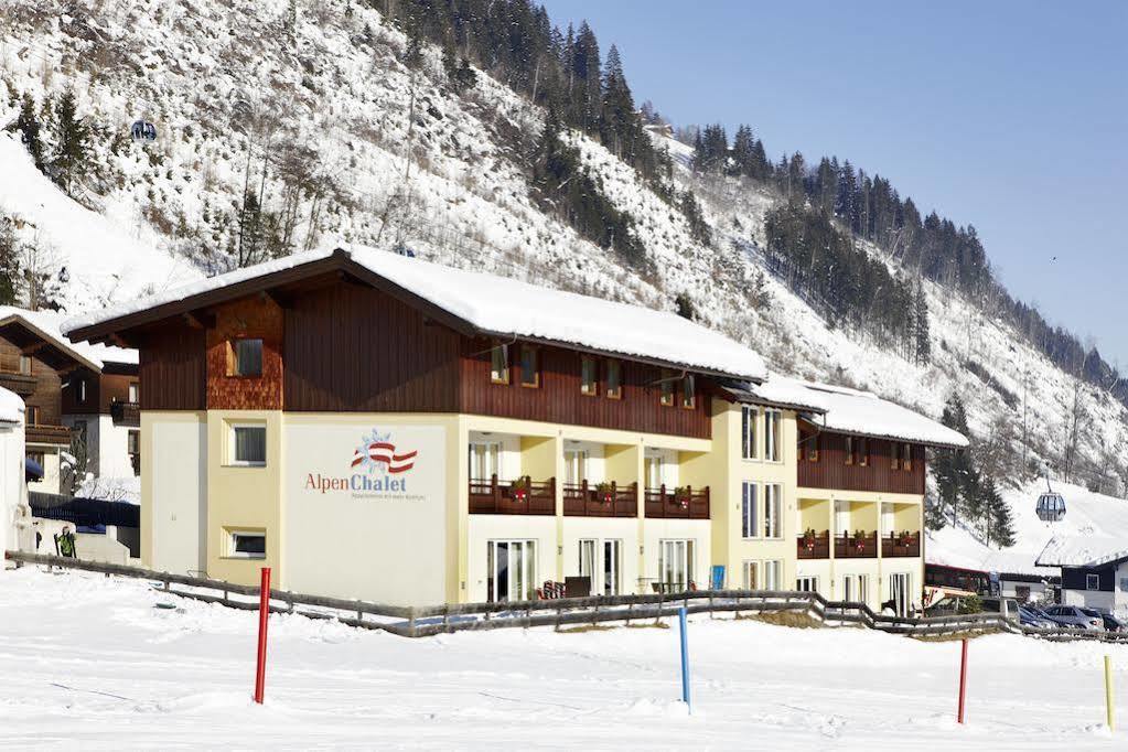 Apparthotel Alpenchalet Neukirchen am Grossvenediger Bagian luar foto
