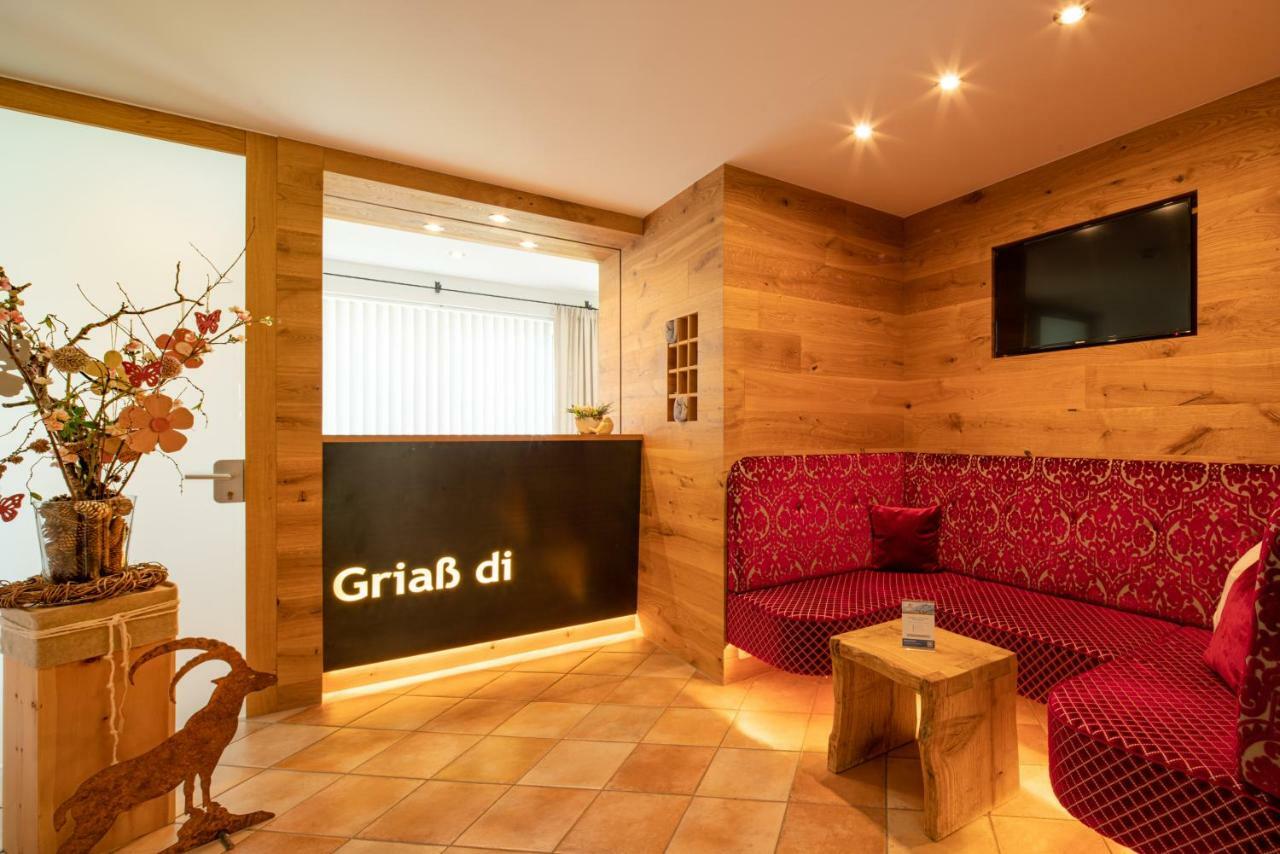 Apparthotel Alpenchalet Neukirchen am Grossvenediger Bagian luar foto